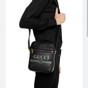 *sold* Gucci messenger bag black reissue